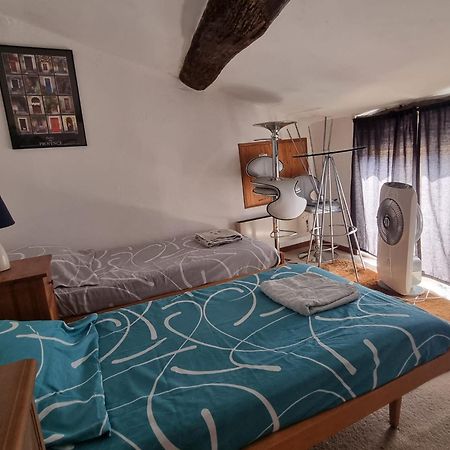 Petit Nid Cosy Typiquement Provencal Apartment Villecroze Exterior photo